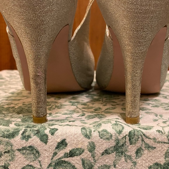 Women’s David’s Bridal Sparkle Heeled Sandals - Picture 6 of 8